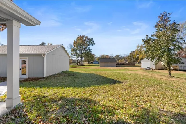 $325,000 | 304 North Mulberry Avenue, Adrian, MO 64720