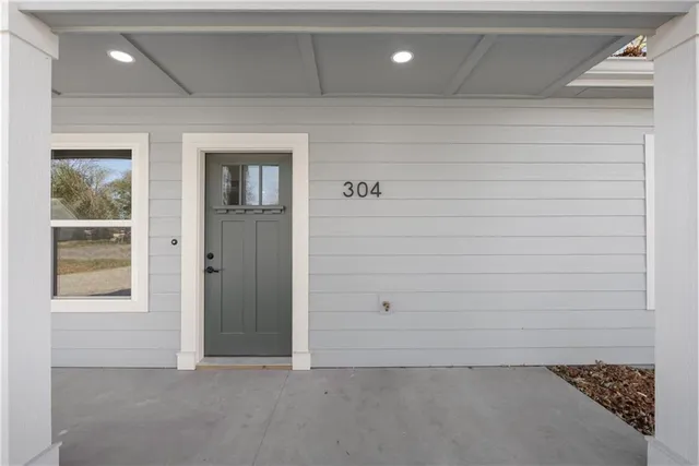 $325,000 | 304 North Mulberry Avenue, Adrian, MO 64720