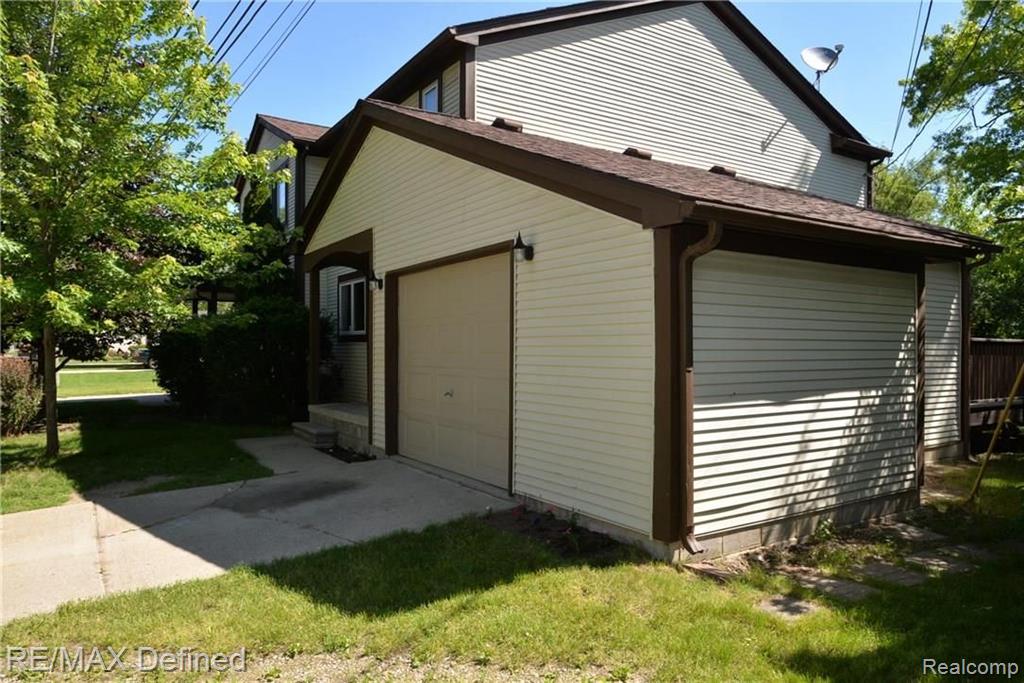 185 Fraser Street Rochester, MI 48307 - Photo 4 of 34