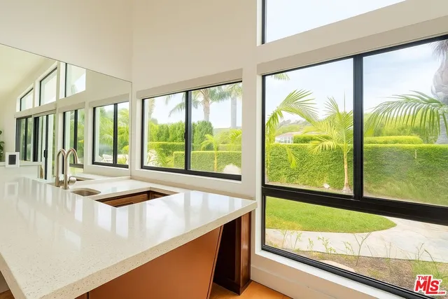 a view of an outdoor and dining room