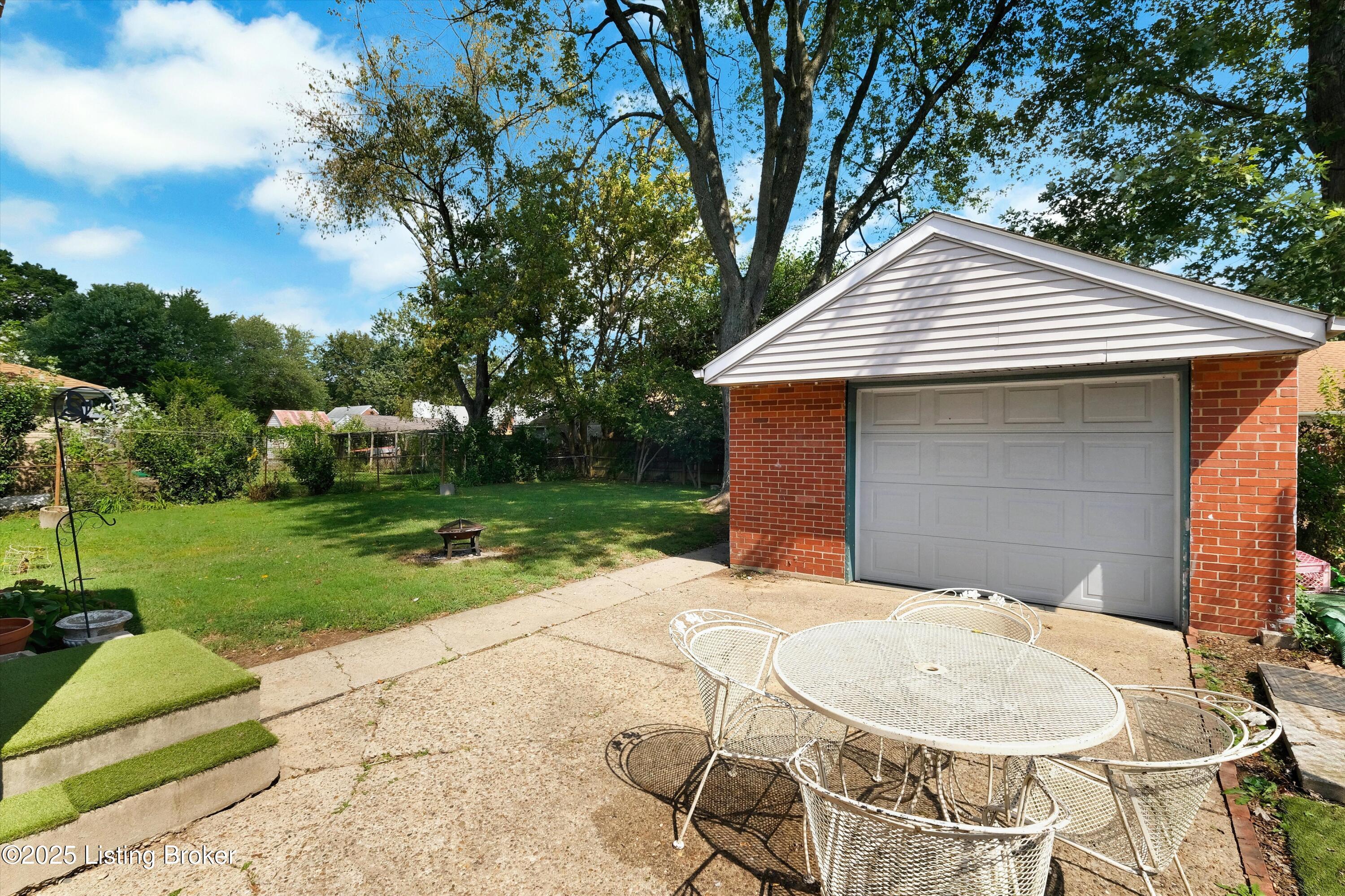 4625 Dohn Road Louisville, KY 40216 - Photo 4 of 32 05-4625 Dohn Rd