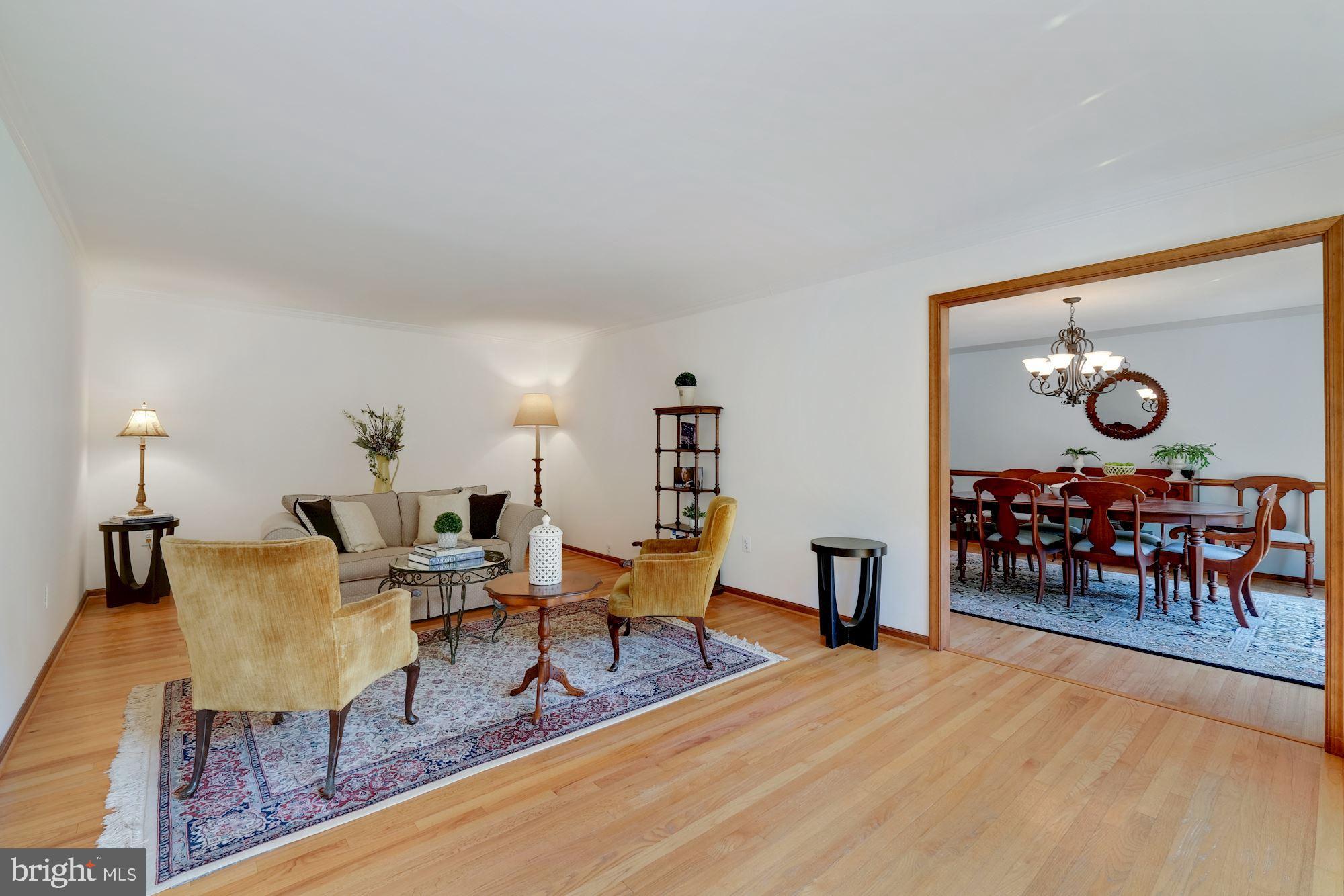 6509 Deidre Terrace McLean, VA 22101 - Photo 6 of 47 Living Room