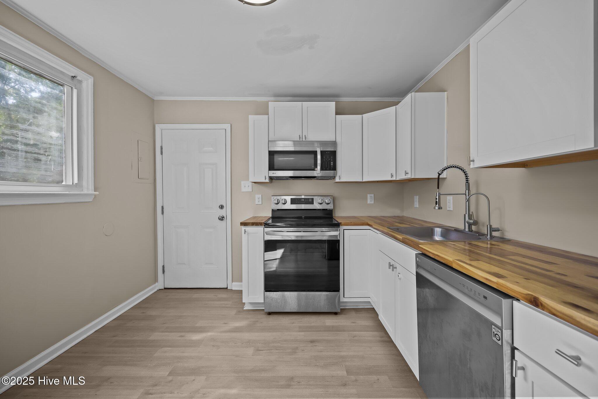 103 Robin Road Jacksonville, NC 28540 - Photo 11 of 31 11-web-or-mls-103 Robin Rd. 018