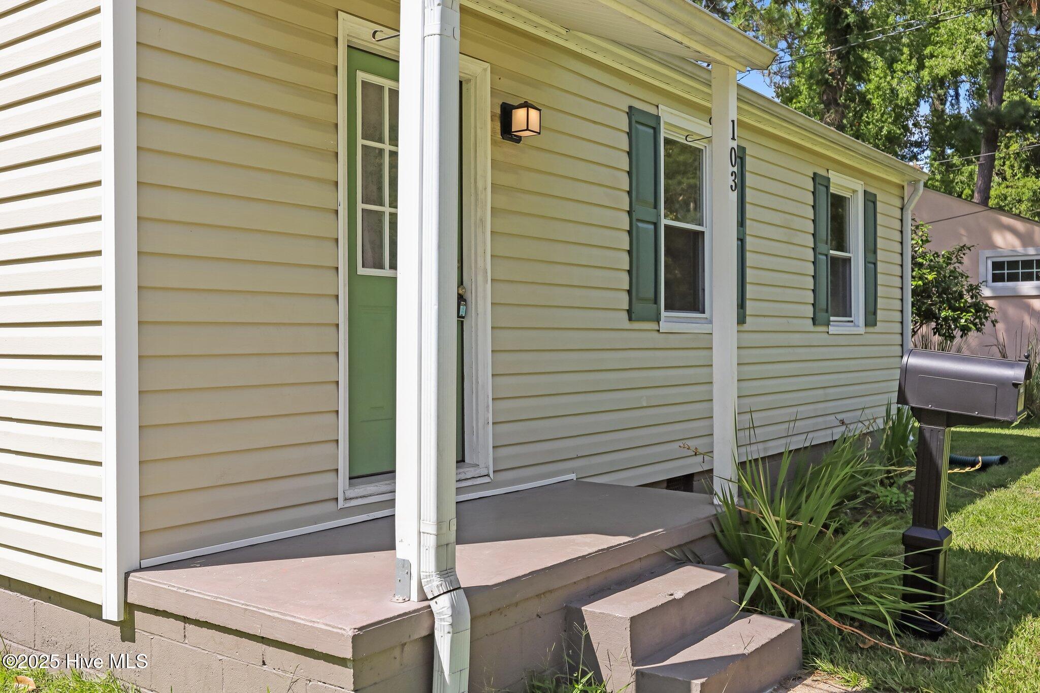 103 Robin Road Jacksonville, NC 28540 - Photo 25 of 31 25-web-or-mls-103 Robin Rd. 061