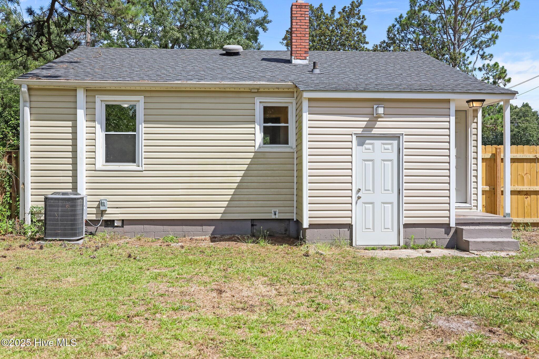 103 Robin Road Jacksonville, NC 28540 - Photo 26 of 31 26-web-or-mls-103 Robin Rd. 064