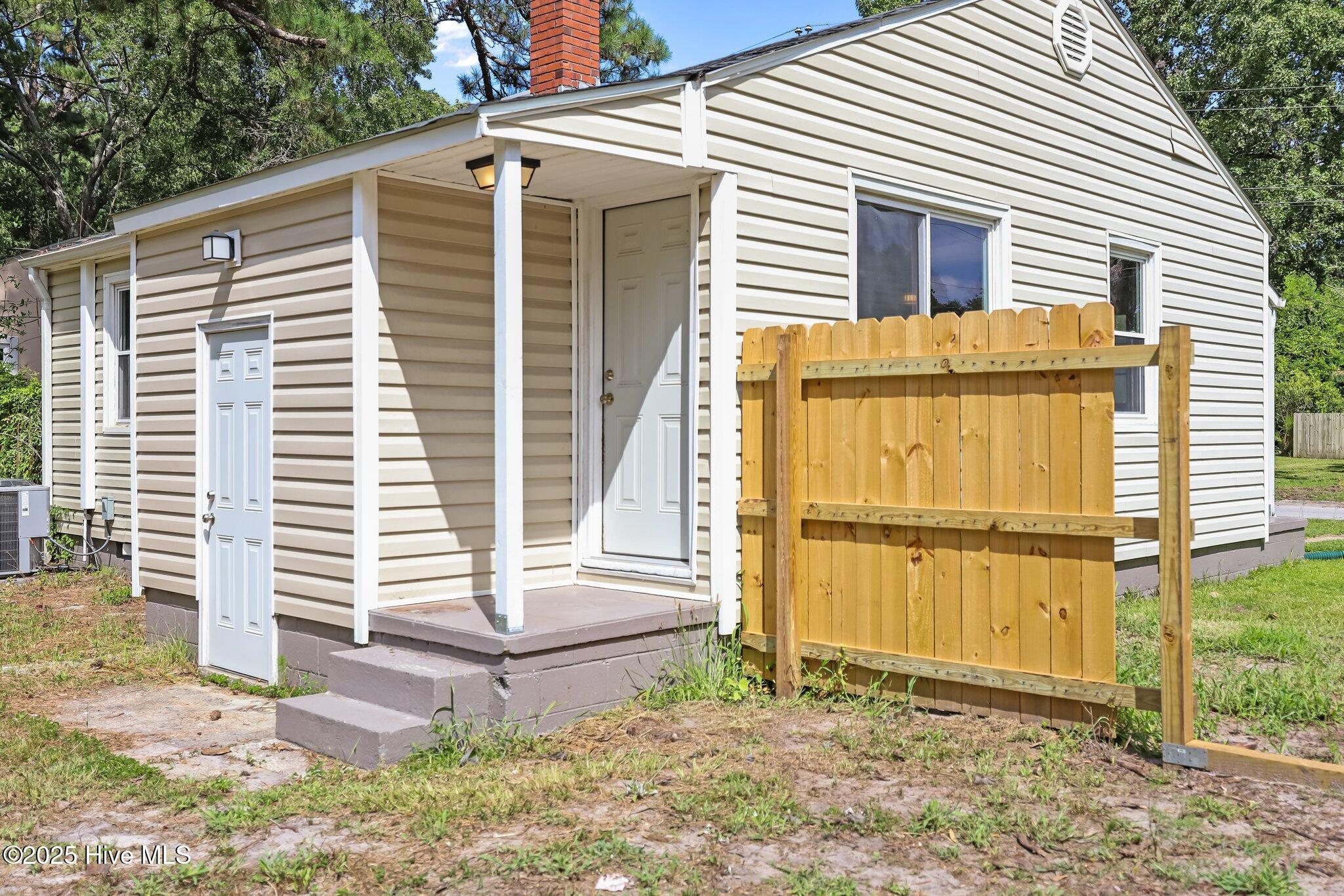103 Robin Road Jacksonville, NC 28540 - Photo 28 of 31 28-web-or-mls-103 Robin Rd. 066