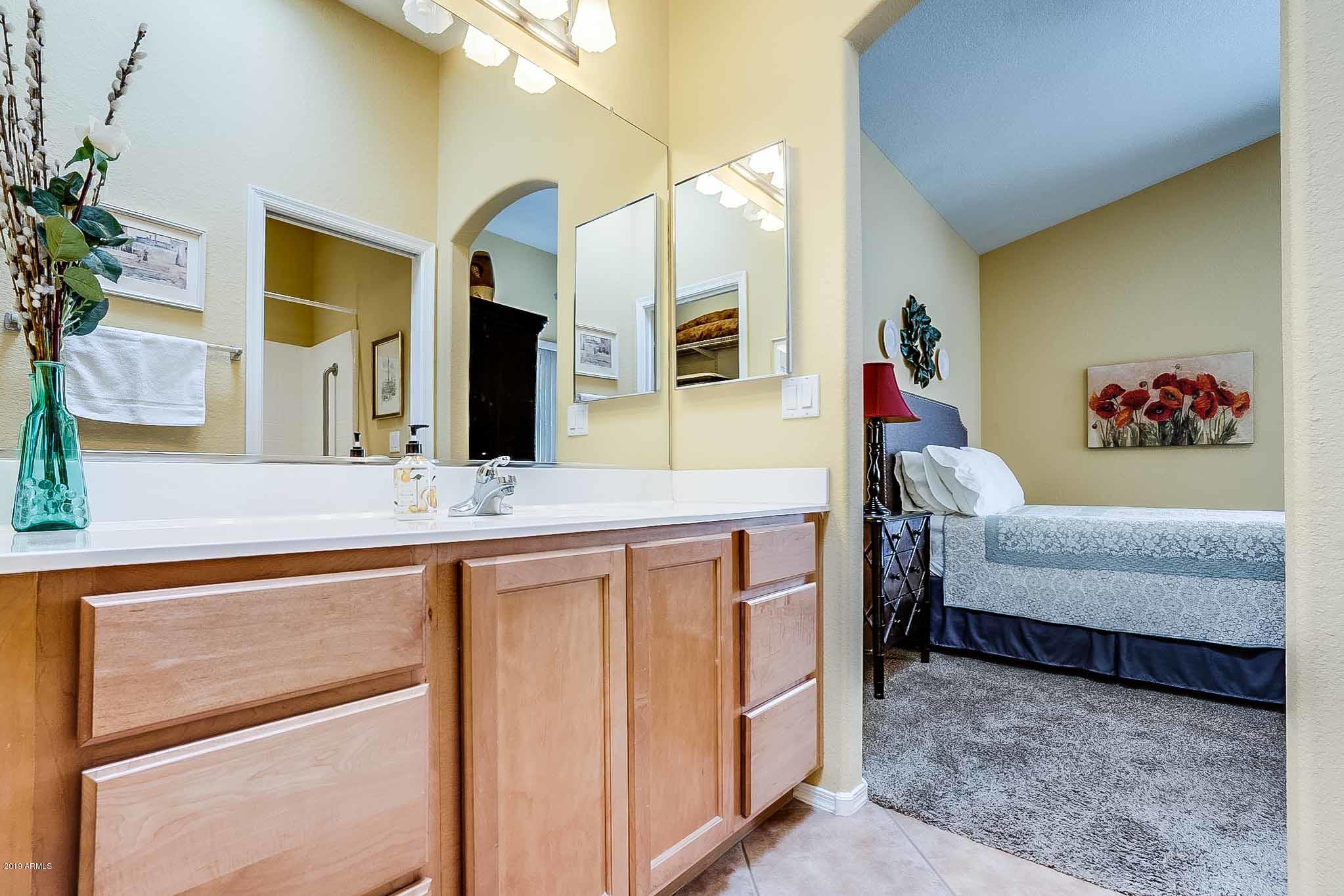 3211 East Fremont Road Phoenix, AZ 85042 - Photo 18 of 38 Master Bathroom