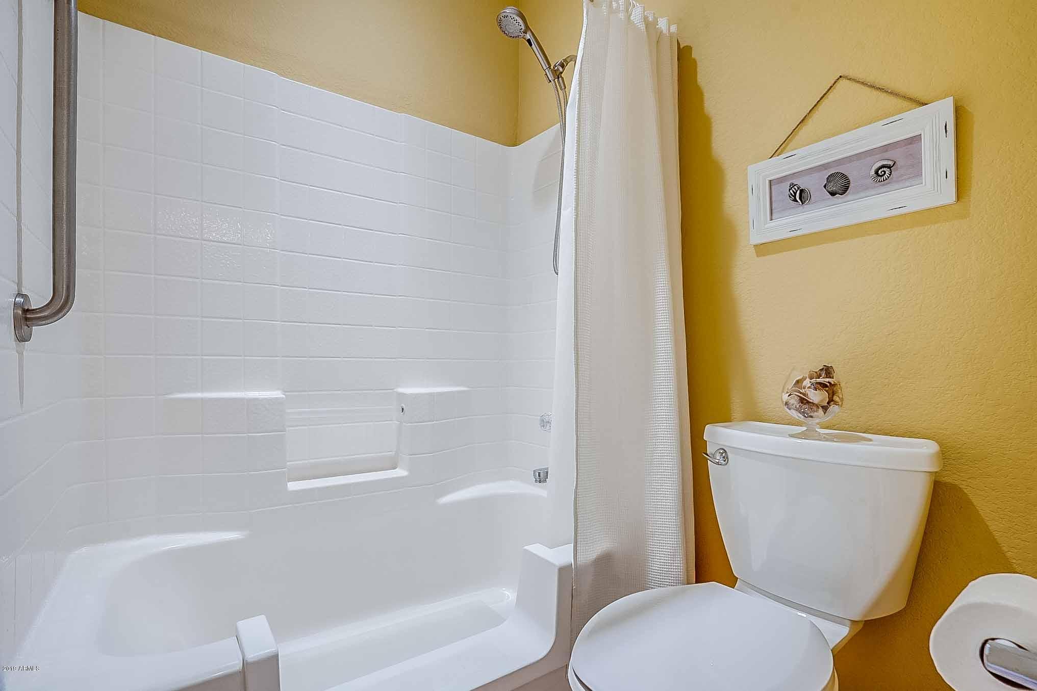 3211 East Fremont Road Phoenix, AZ 85042 - Photo 19 of 38 Tub/Shower