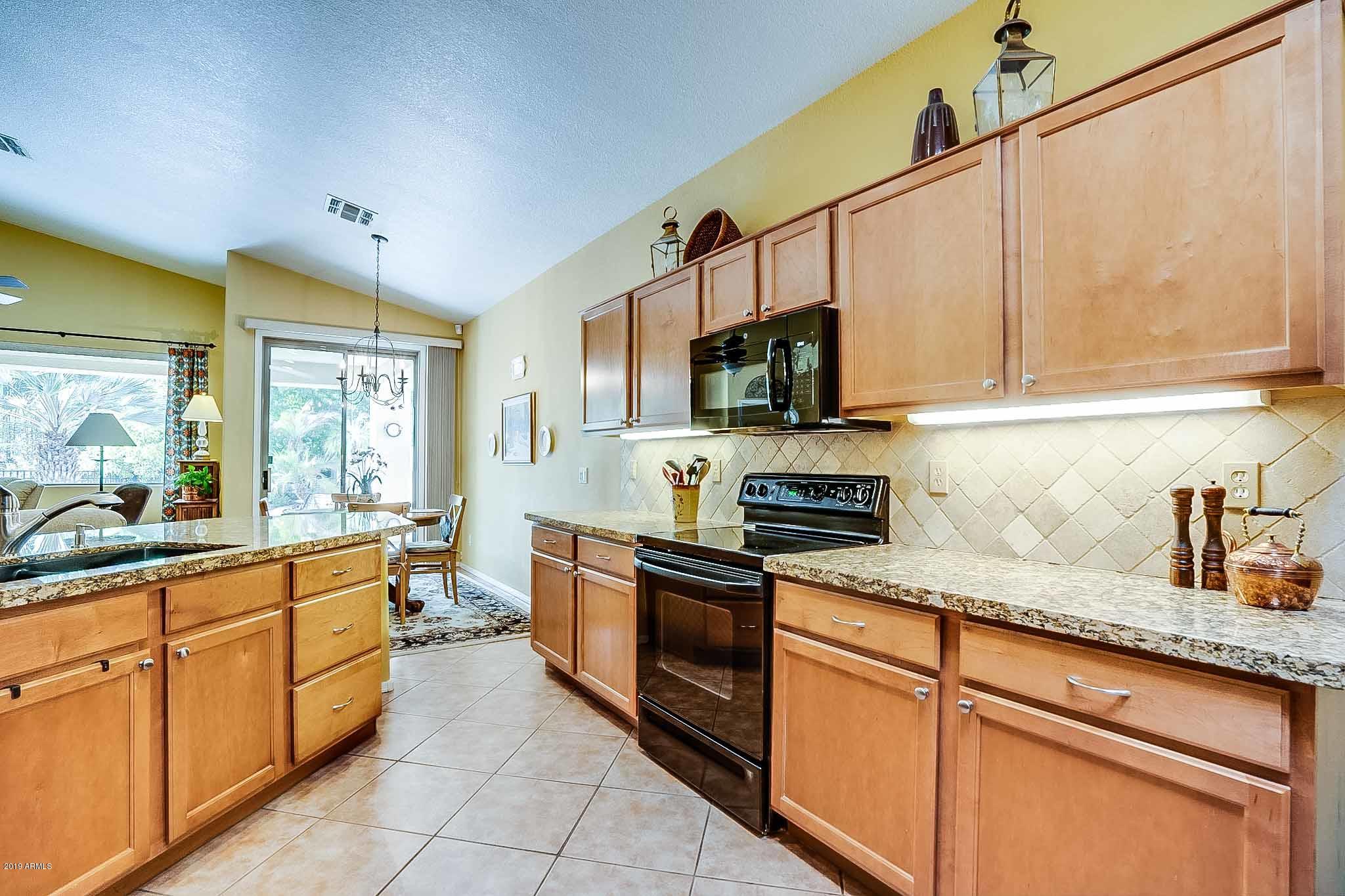 3211 East Fremont Road Phoenix, AZ 85042 - Photo 4 of 38 Kitchen