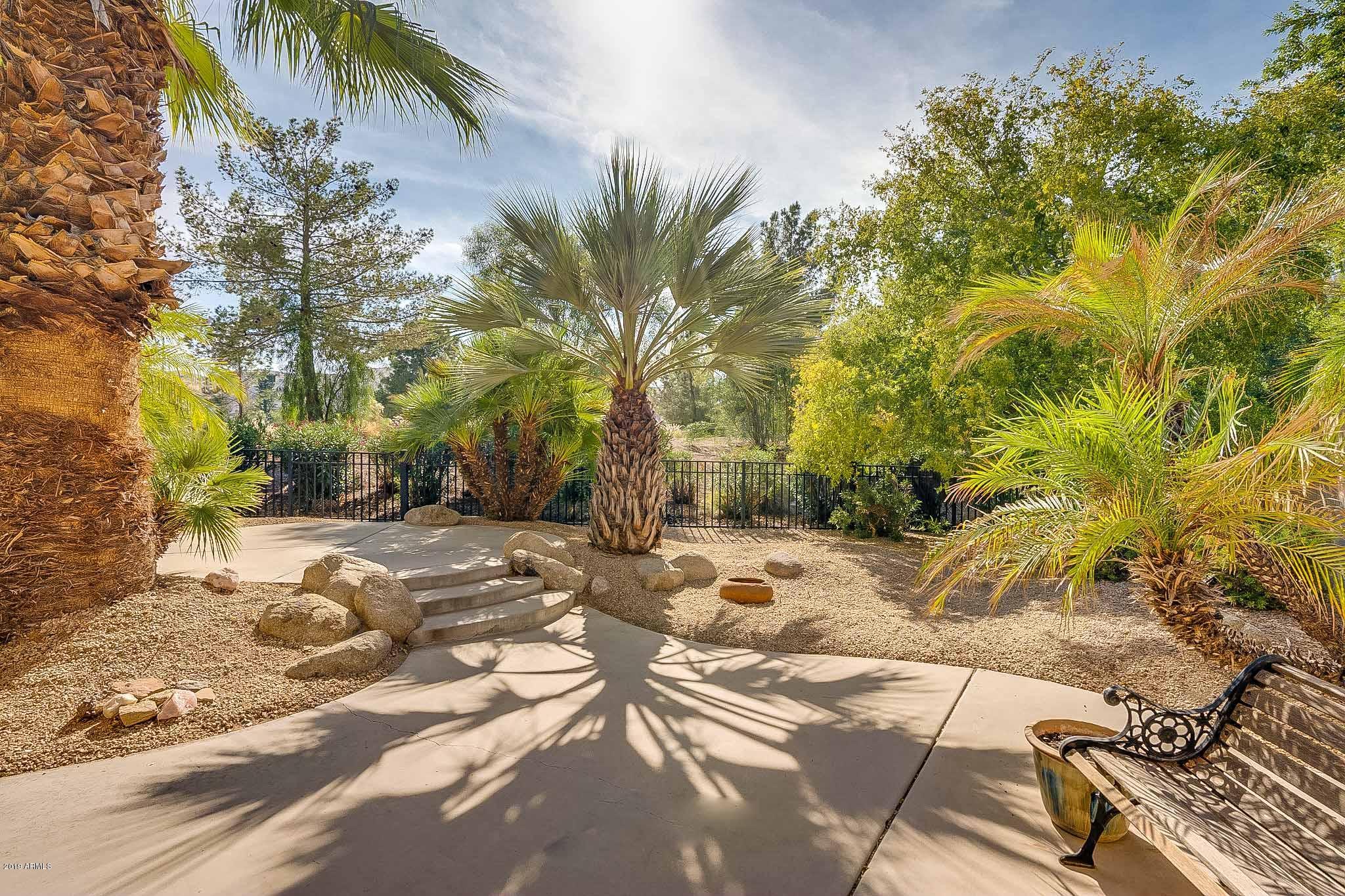 3211 East Fremont Road Phoenix, AZ 85042 - Photo 7 of 38 Private golf lot