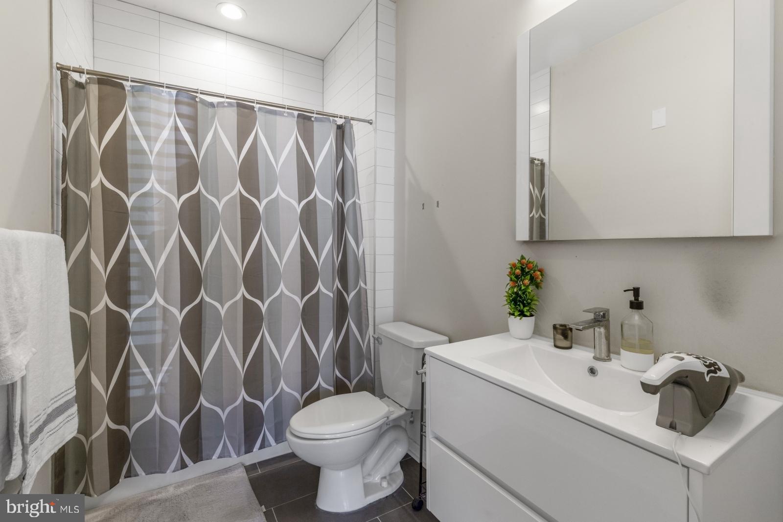 385 Martin Street, Unit 1F Philadelphia, PA 19128 - Photo 10 of 18