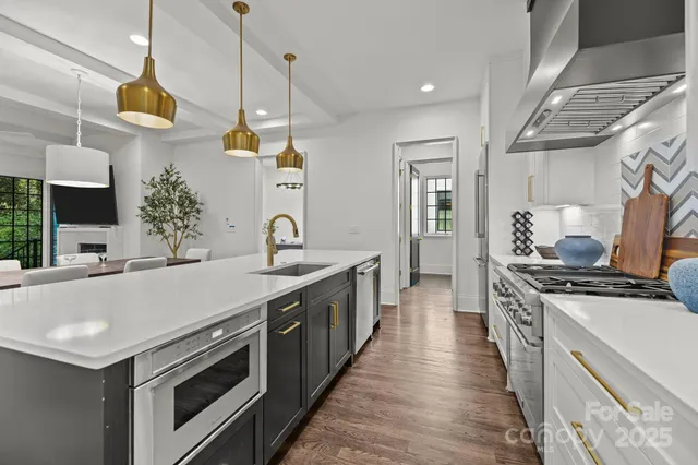 $1,310,000 | 9004 Tynecastle Commons Court, Charlotte, NC 28226