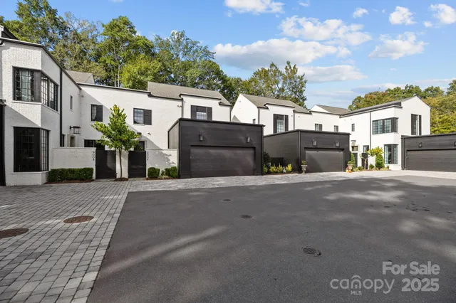 $1,310,000 | 9004 Tynecastle Commons Court, Charlotte, NC 28226