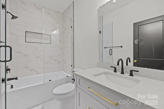 $1,310,000 | 9004 Tynecastle Commons Court, Charlotte, NC 28226