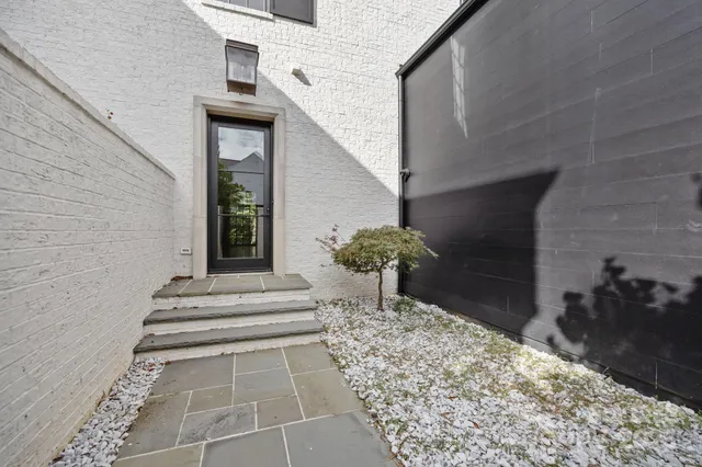 $1,310,000 | 9004 Tynecastle Commons Court, Charlotte, NC 28226