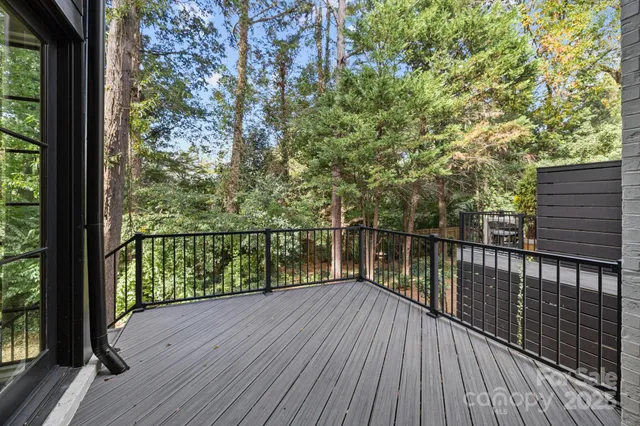 $1,310,000 | 9004 Tynecastle Commons Court, Charlotte, NC 28226