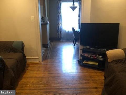 5523 Ridgewood Street Philadelphia, PA 19143 - Photo 2 of 8 Gallery Image 2