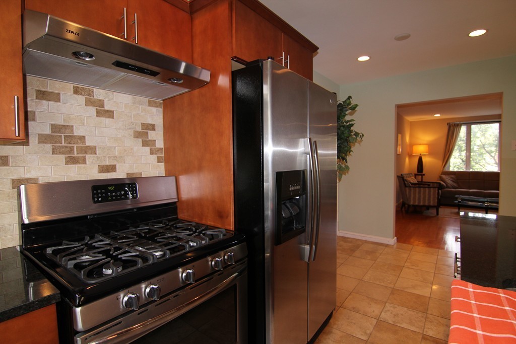 140 Beaconsfield Road, Unit 3 Brookline, MA 02445 - Photo 1 of 9 Gallery Image 1