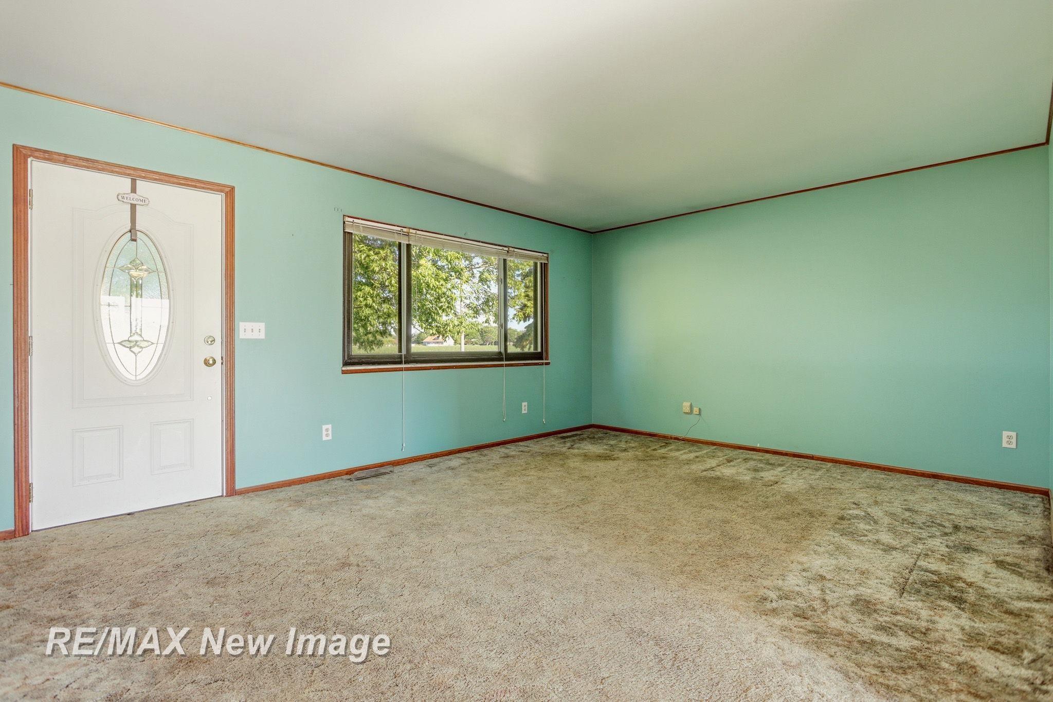 577 South Lincoln Road Bay City, MI 48708 - Photo 8 of 46