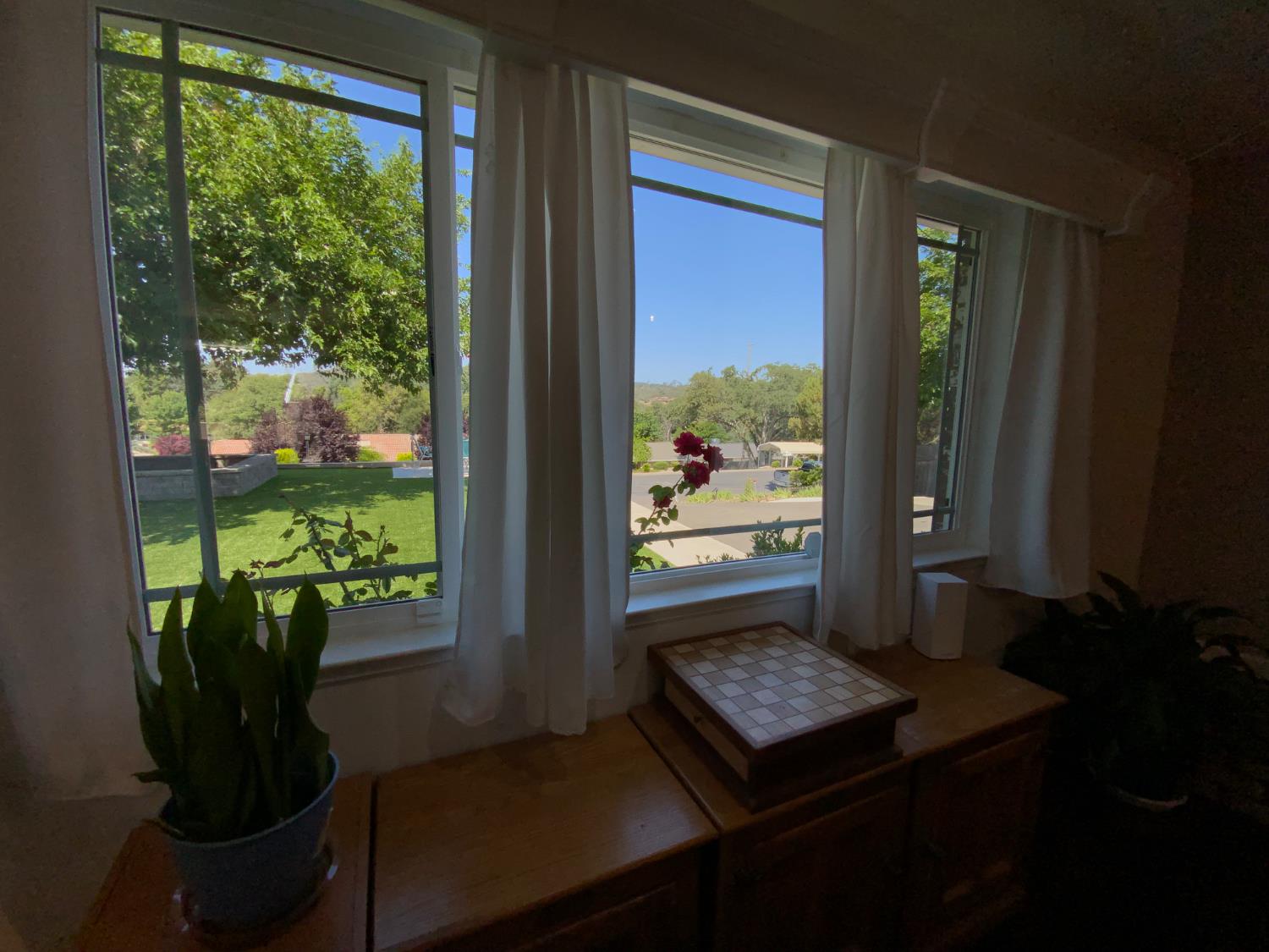2367 Ponderosa Road Rescue, CA 95672 - Photo 38 of 76 a living room with patio