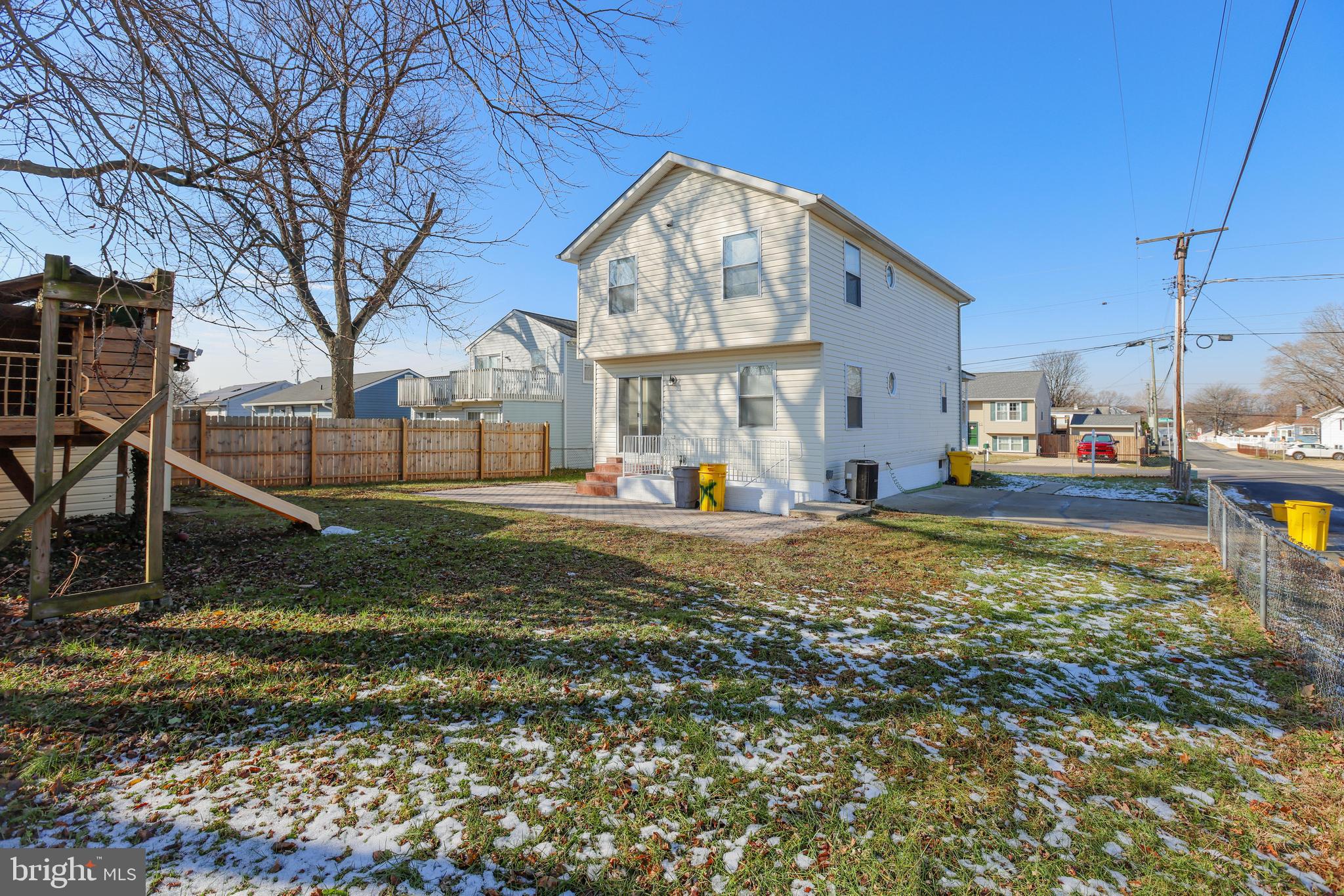 30 Queen Anne Road Glen Burnie, MD 21060 - Photo 43 of 47 a front view of a house with garden