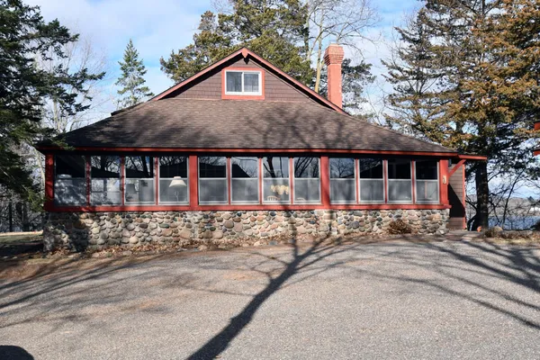 $1,699,999 | 10200 Point Pleasant Road, Chisago City, MN 55013
