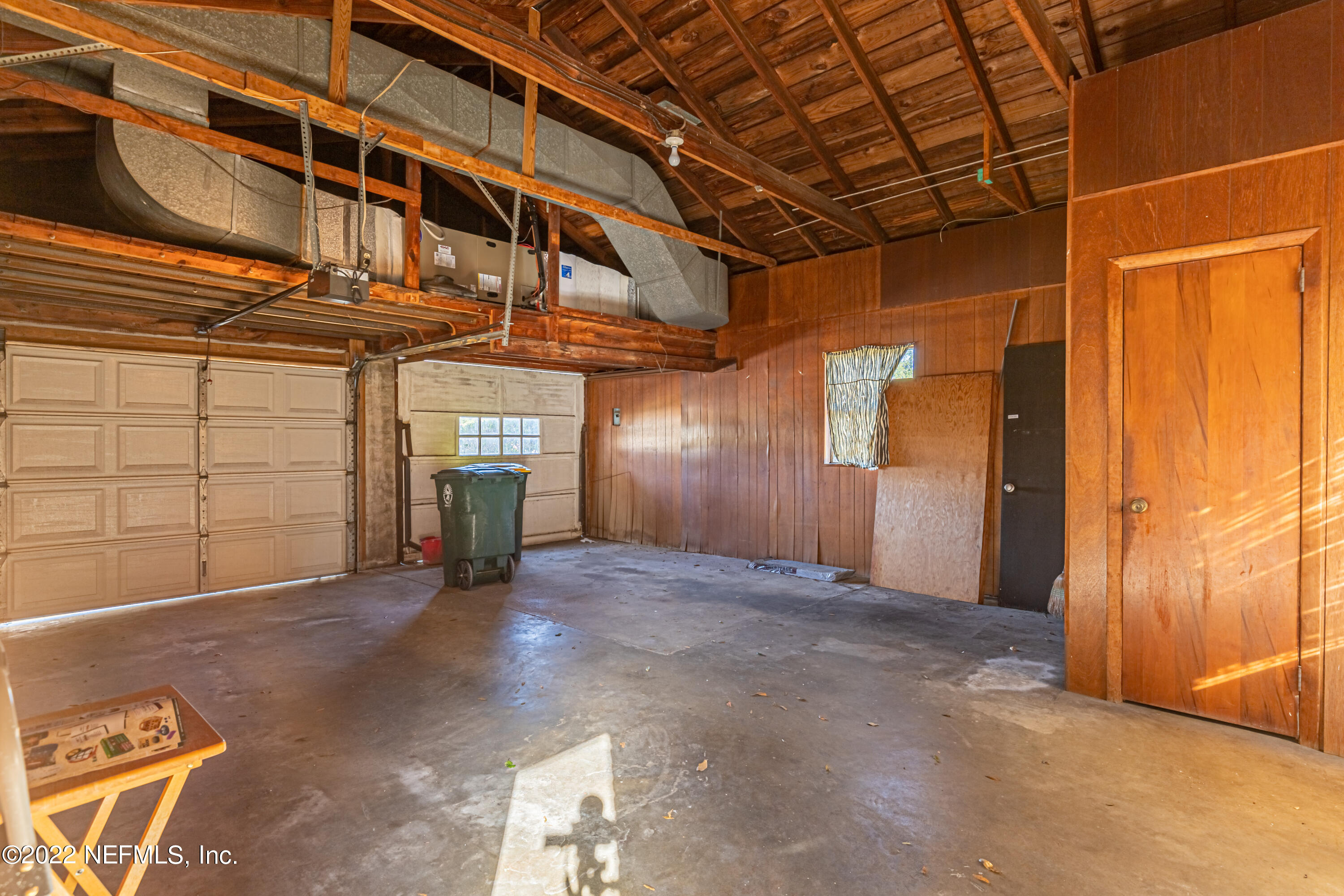 4209 Birmingham Road Jacksonville, FL 32207 - Photo 27 of 35 a view of a hallway with a window