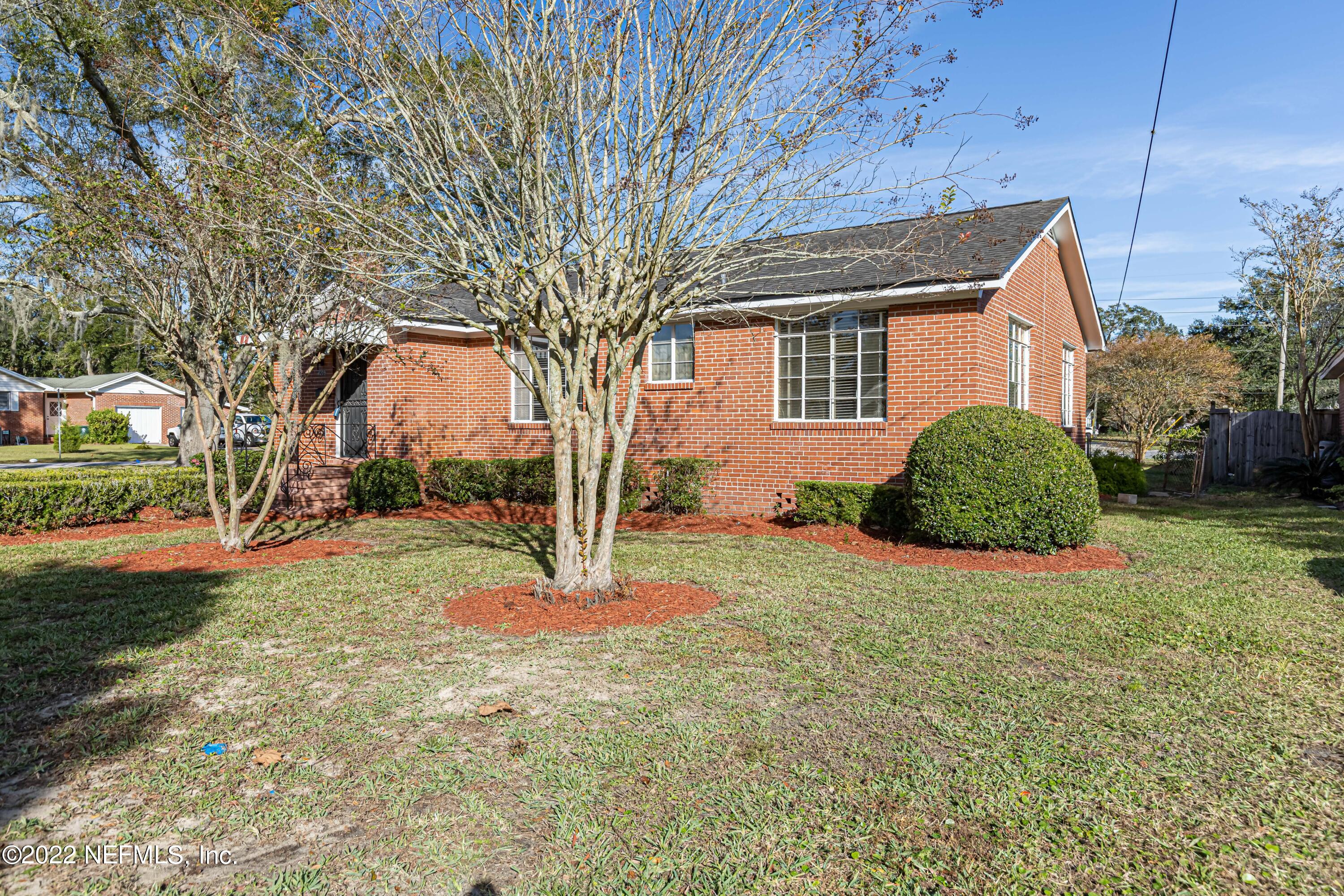 4209 Birmingham Road Jacksonville, FL 32207 - Photo 34 of 35 a house view with a outdoor space