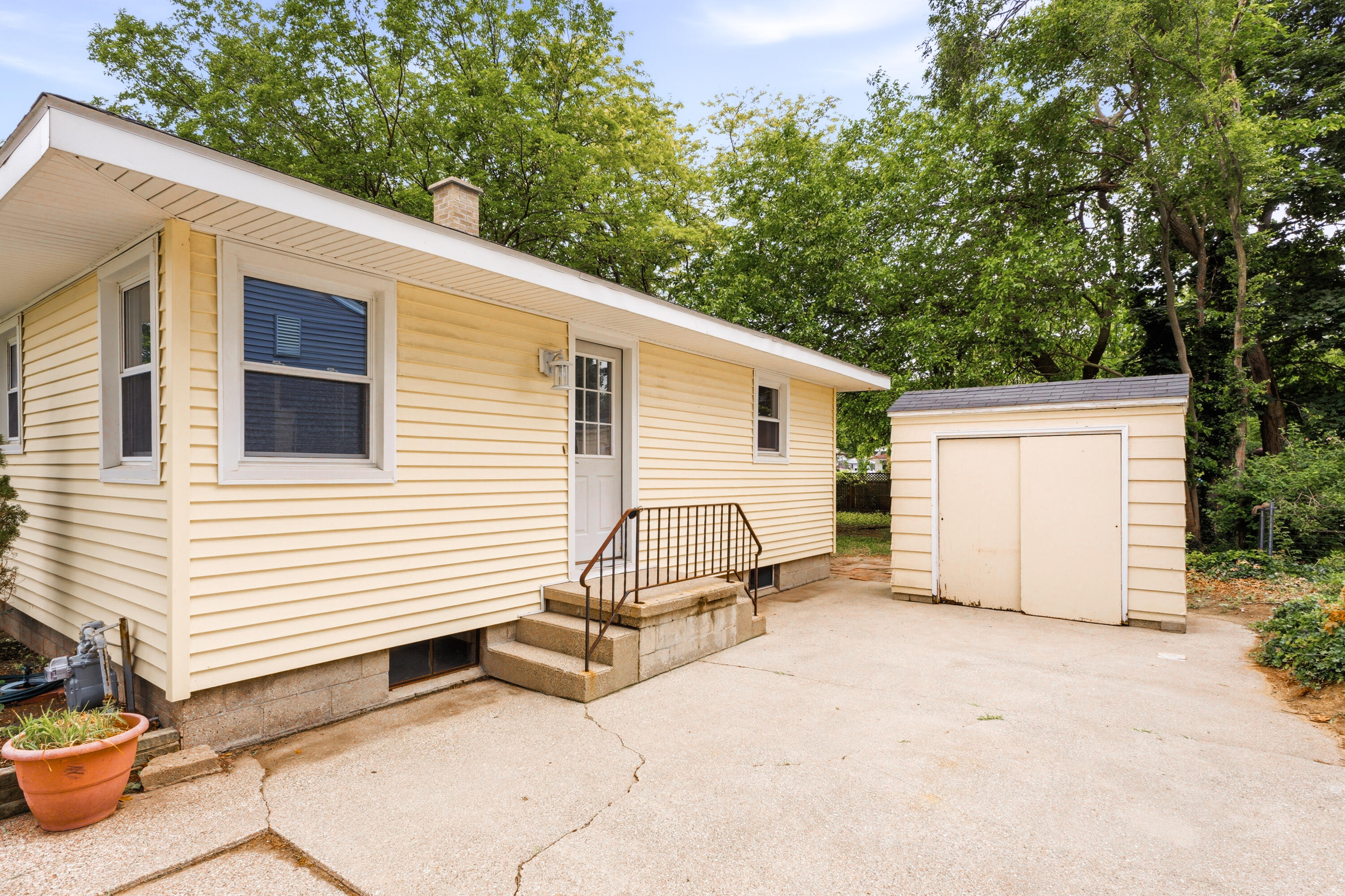 619 Fall Street Spring Lake, MI 49456 - Photo 2 of 25 1M7A1537