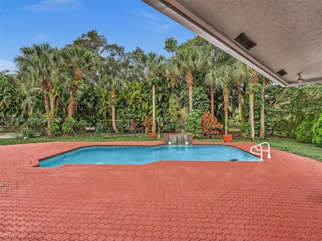$940,000 | 8720 Northwest 18th Street, Coral Springs, FL 33071