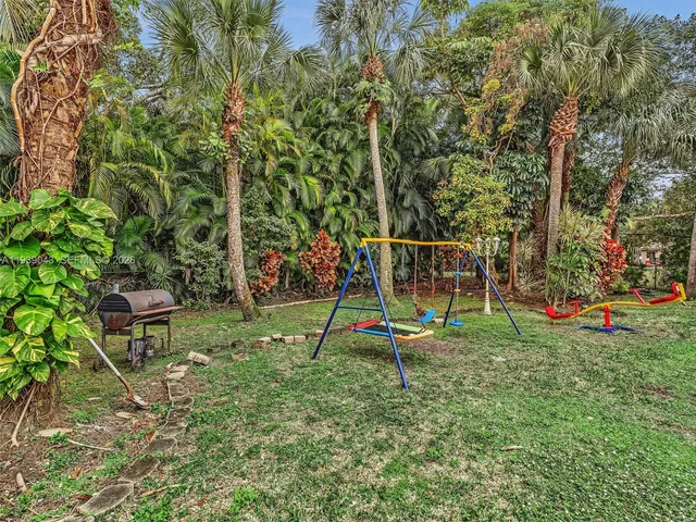 $940,000 | 8720 Northwest 18th Street, Coral Springs, FL 33071