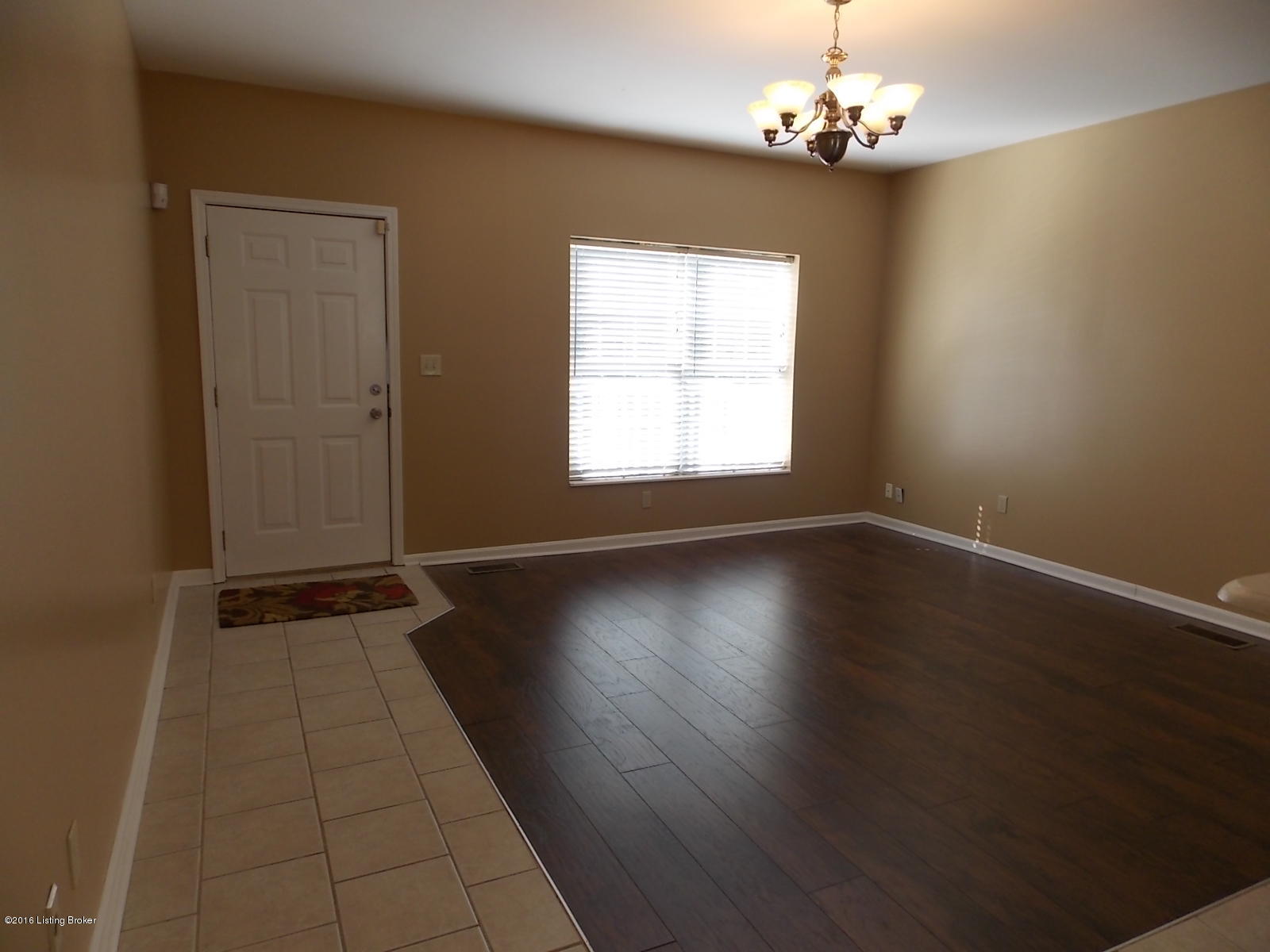 1214 Lexington Road Louisville, KY 40206 - Photo 3 of 20 living room 2
