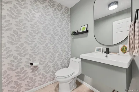 $330,000 | 893 South Evanston Circle, Aurora, CO 80012