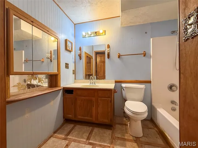 $160,000 | 97 East Lakeview Drive, De Soto, MO 63020