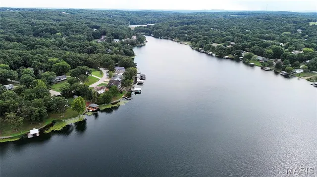 $160,000 | 97 East Lakeview Drive, De Soto, MO 63020