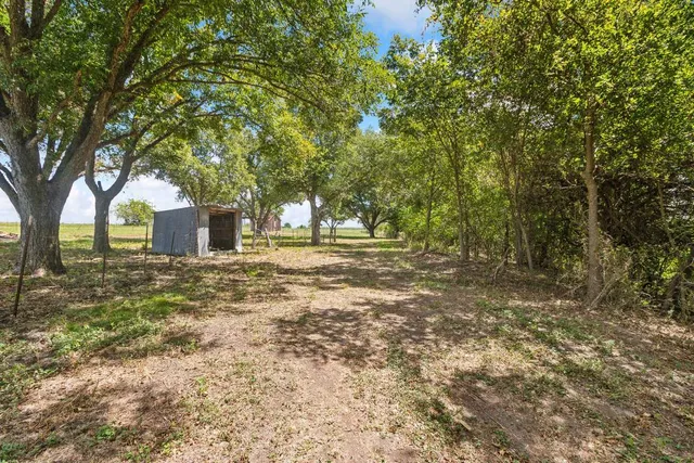 a view of outdoor space with garden view