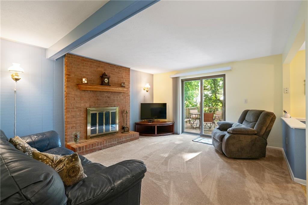152 North Jamestown Road Coraopolis, PA 15108 - Photo 8 of 26 Gallery Image 8