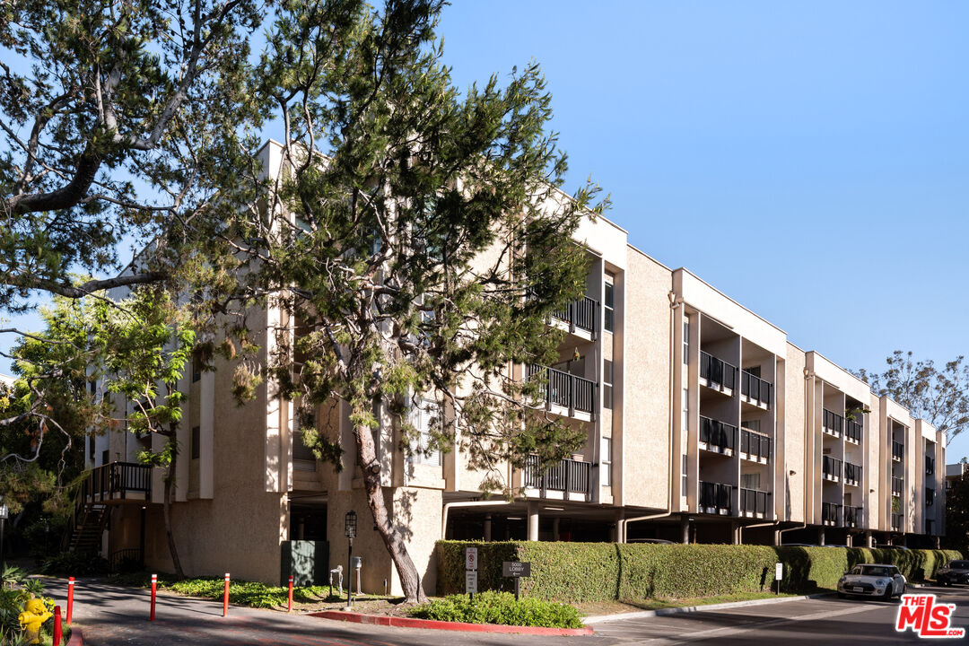 a view of a large building
