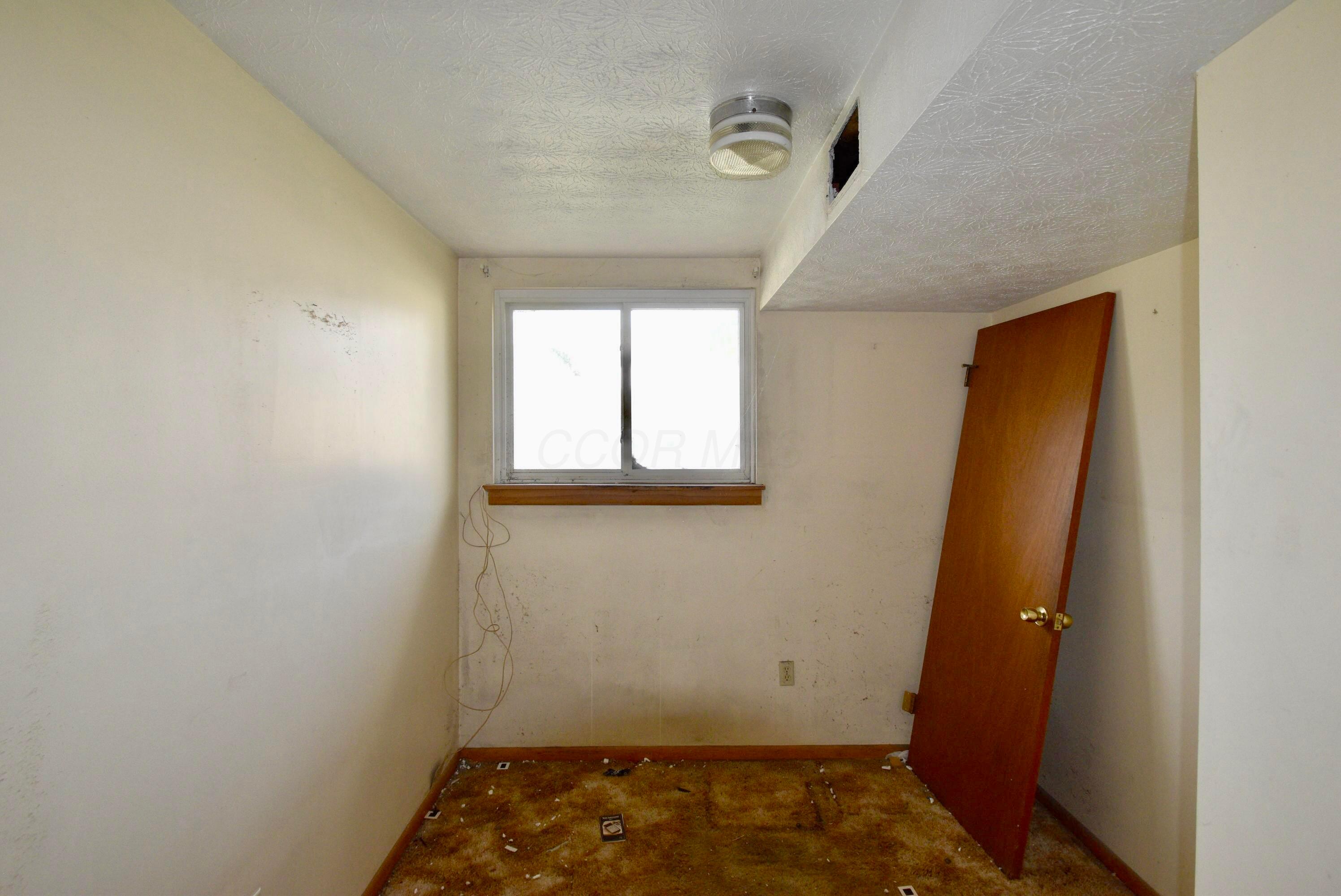 5789 Riverton Road Columbus, OH 43232 - Photo 17 of 30 DSC_2266