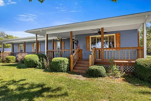 $304,000 | 1143 Highway 69, Lathrop, MO 64465