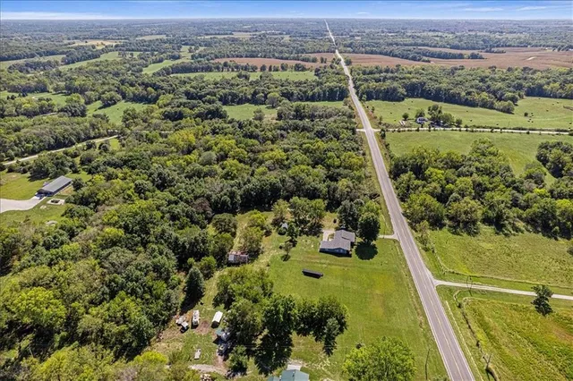 $304,000 | 1143 Highway 69, Lathrop, MO 64465