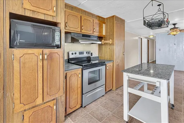 $290,000 | 1143 Highway 69, Lathrop, MO 64465