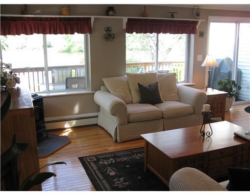 55 Riverside Avenue Sanford, ME 04073 - Photo 7 of 14 Living Room.