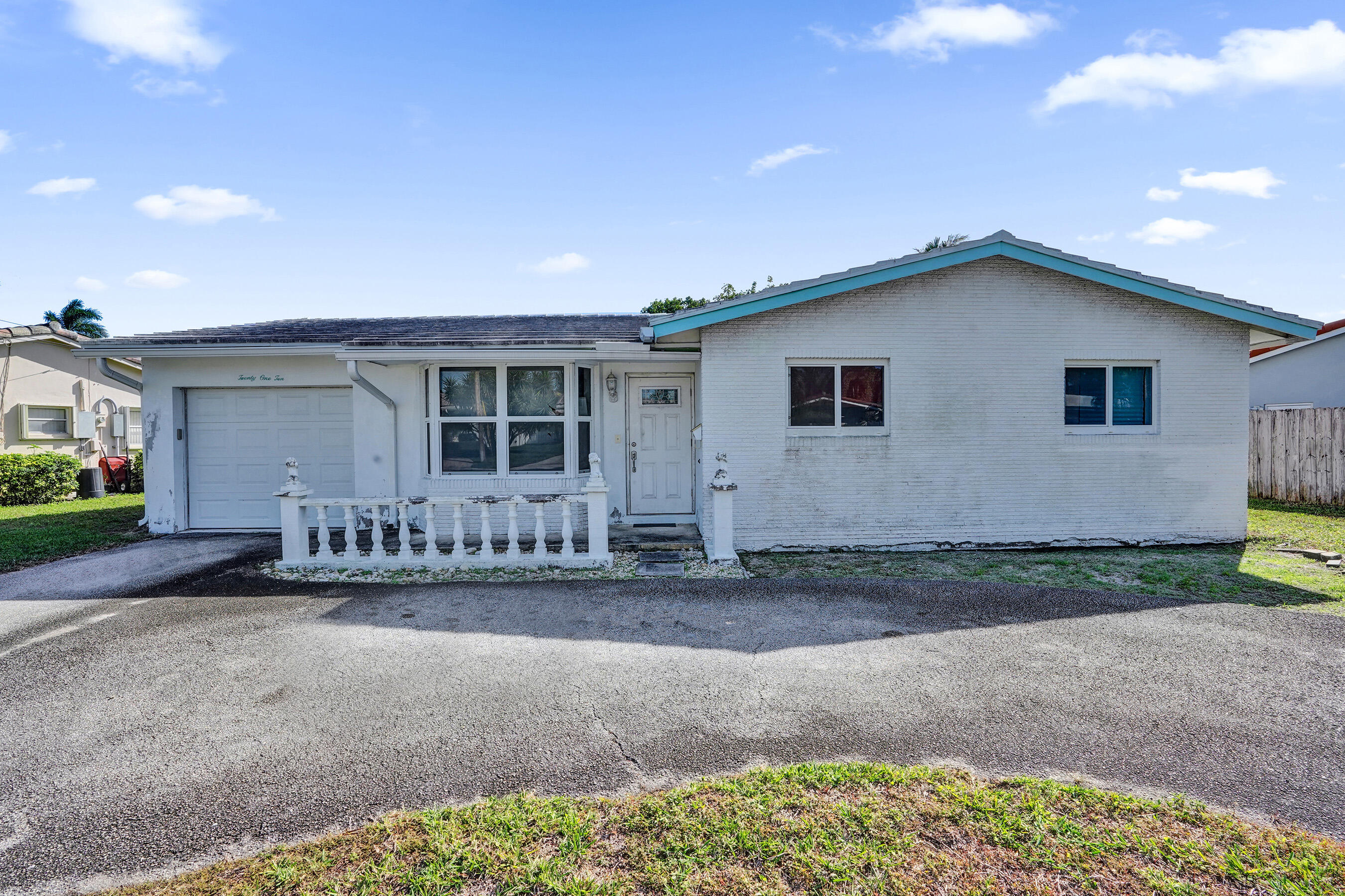 2110 Northeast 29th Street Lighthouse Point, FL 33064 - Photo 8 of 12 DSC00394