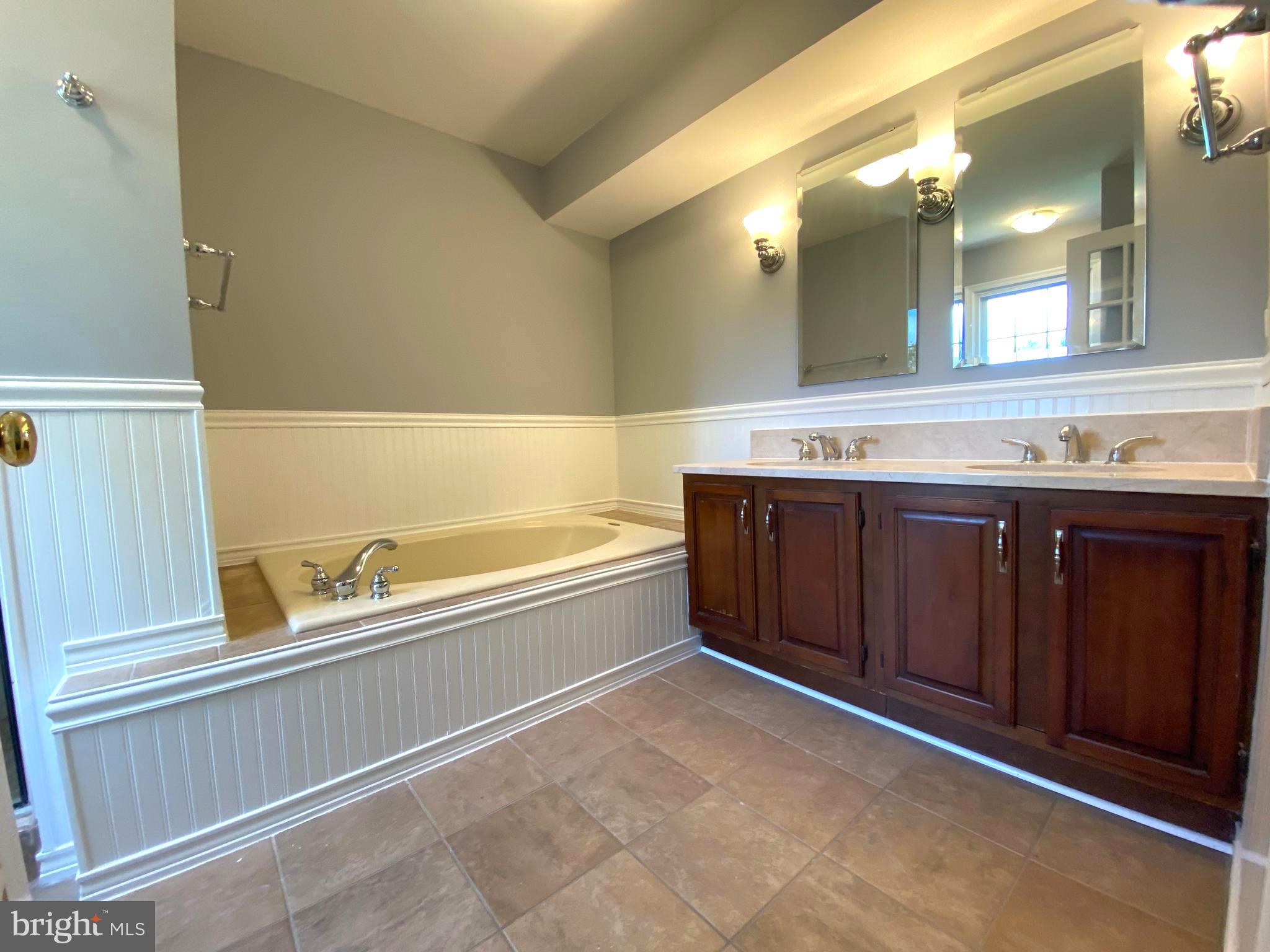 3827 Inverness Road Fairfax, VA 22033 - Photo 11 of 21 Gallery Image 11