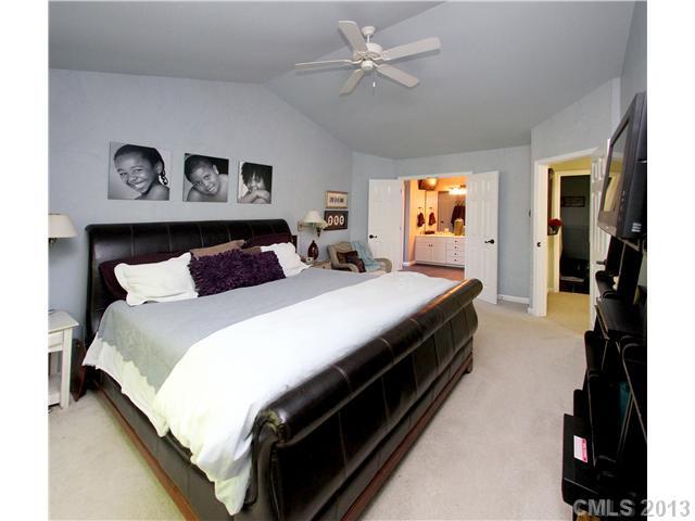 623 Clearbrook Road Matthews, NC 28105 - Photo 5 of 16 Gallery Image 5