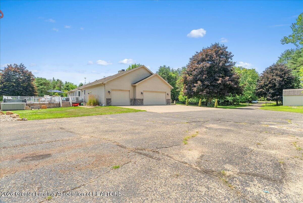 15071 South Jones Road Eagle, MI 48822 - Photo 73 of 76 75-Media Jett - 66