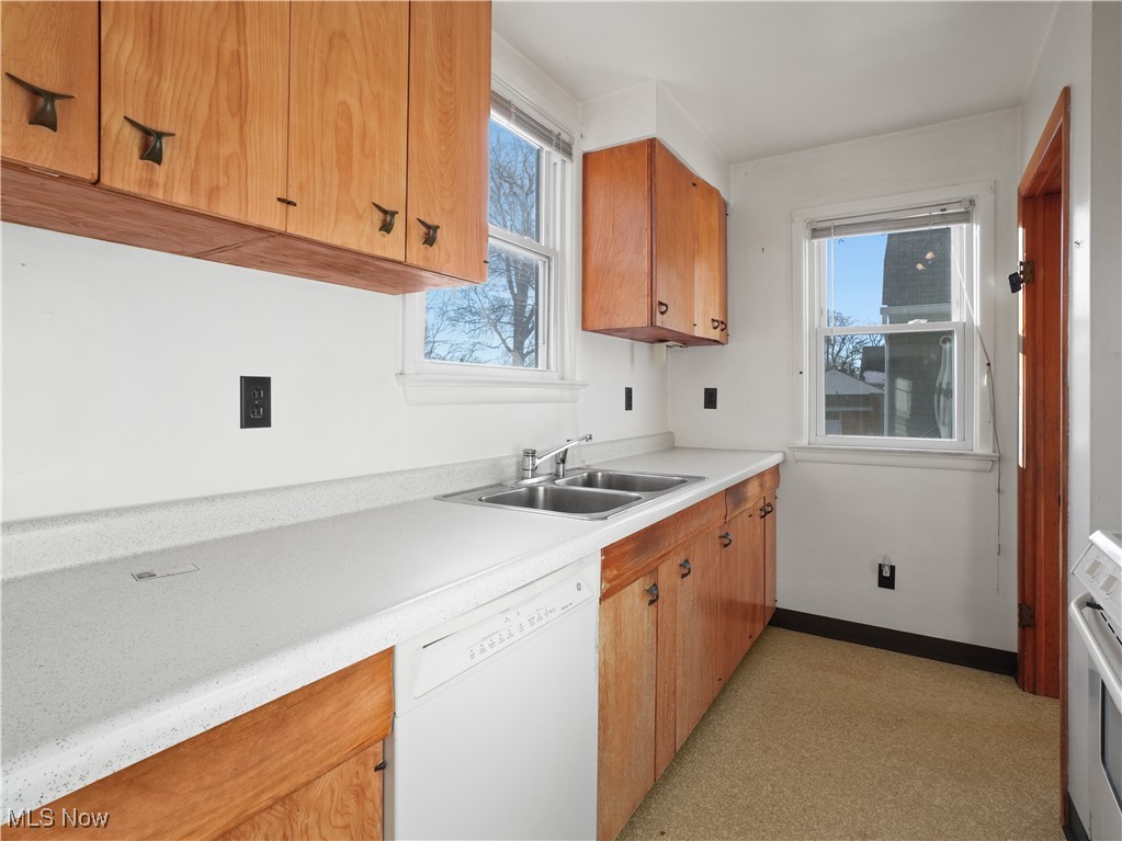 1592 Biltmore Road Cleveland, OH 44124 - Photo 9 of 31 plenty of counter space
