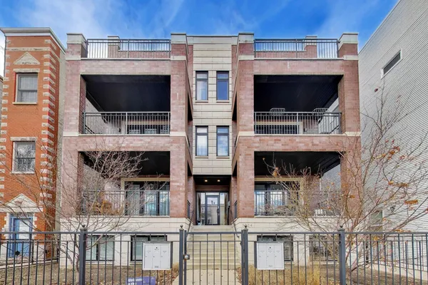 $1,100,000 | 3324 North Damen Avenue, Unit 1N, Chicago, IL 60618