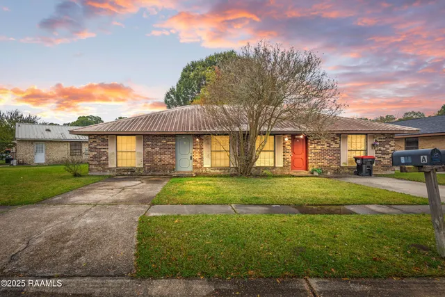 $900 | 504 Knollwood Circle, Unit A, Lafayette, LA 70506